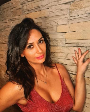 Pamela Díaz se graba junto a Nicole Moreno en una montaña rusa