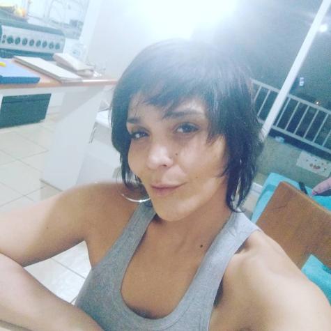 Kathy Orellana genera opiniones divididas con "look rastafari”