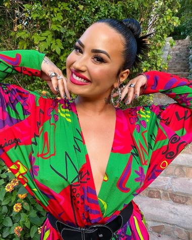 Demi Lovato muestra cómo creció su busto tras dejar dieta