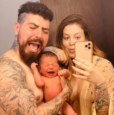 Sargento Rap se tatuó una enorme foto de su pareja en la espalda