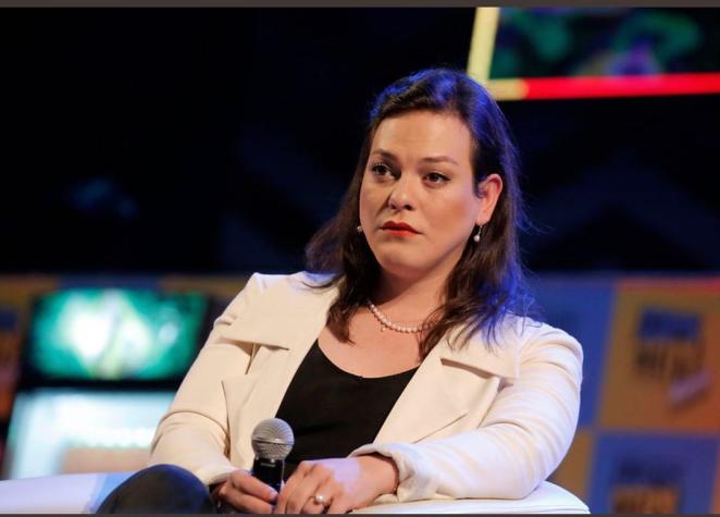 Daniela Vega responde a desubicada broma tras publicar selfie
