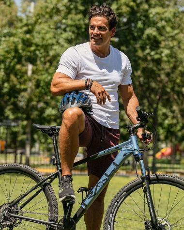 Cristián de la Fuente sorprende con destape en su cumpleaños 47