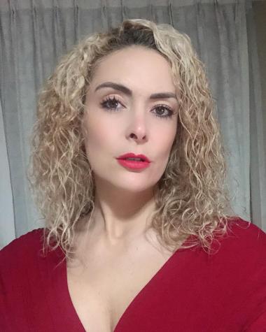 Fernanda Braz de “Mekano” deslumbra en bikini a sus 36 años