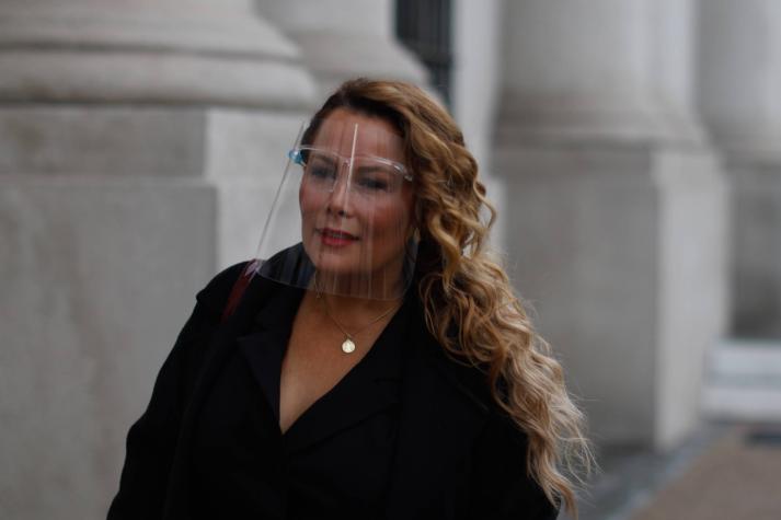 “Libre”: Cathy Barriga se muestra con look de princesa