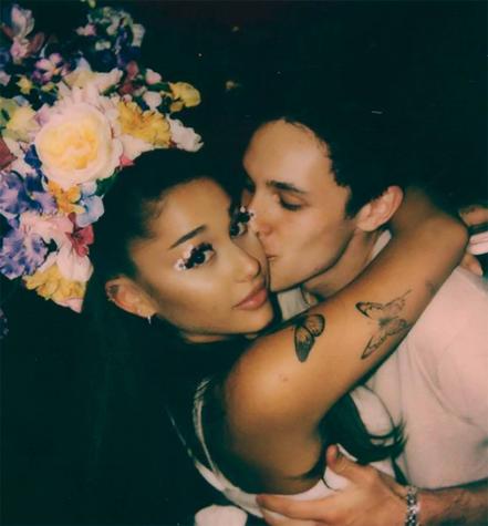 Ariana Grande se casó con Dalton Gomez 