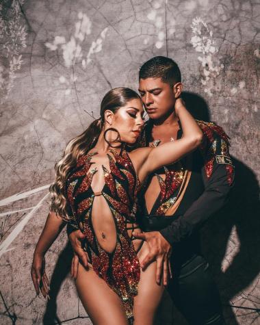 Bailarines Karen y Ricardo denuncian que no los dejaron viajar a importante festival