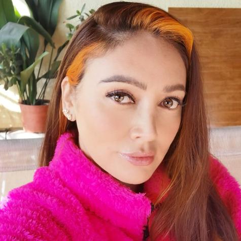 La Rancherita impacta con llamativo look de oficina