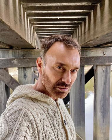 Así es la improvisada vida de Jordi Castell en Chiloé