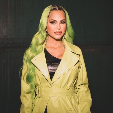 Natti Natasha fue a los Premios Juventud con su bebé de dos meses