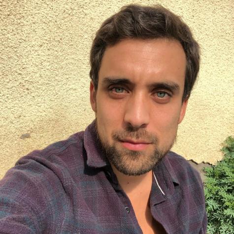 Renato Jofré relata su historia de amor con su profesora de teatro