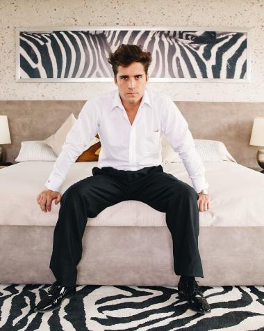 Diego Boneta oficializa su pololeo con colega mexicana