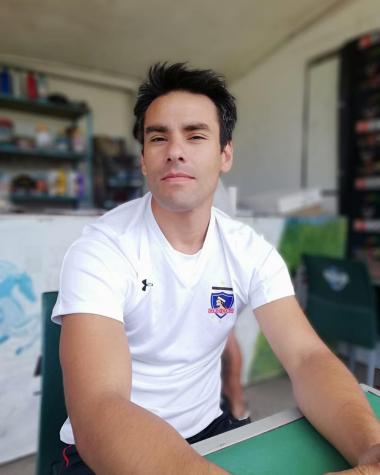 Claudio Valdivia luce su trabajado físico en ropa interior
