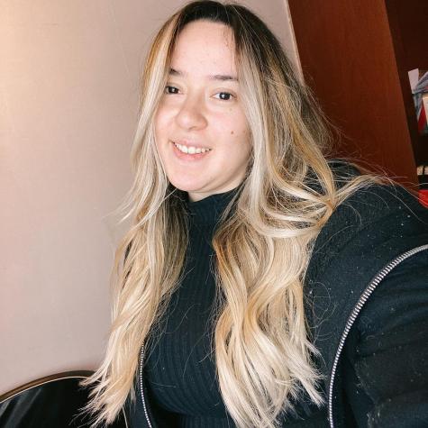 Christell Rodríguez declara su amor con romántica postal