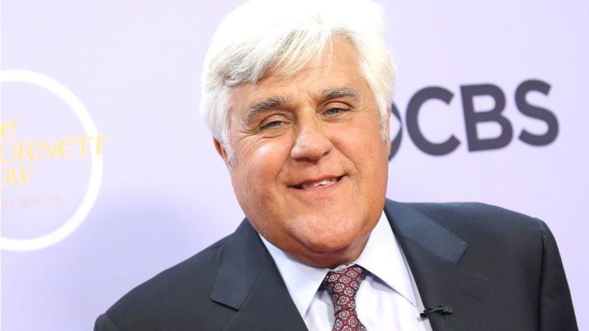 Jay Leno reaparece y muestra las marcas en su rostro tras quemaduras