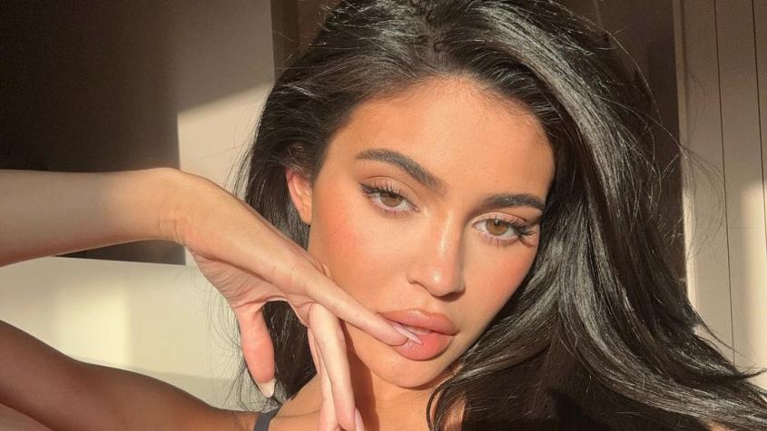 Kylie Jenner presentó a su hijo y por fin reveló su nombre