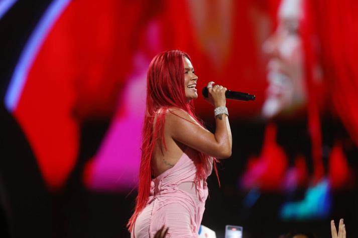Karol G enciende las redes con sensual bikinazo