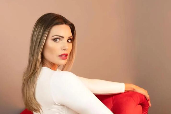 Faloon Larraguibel enciende las redes sociales vistiendo un destapado bikini