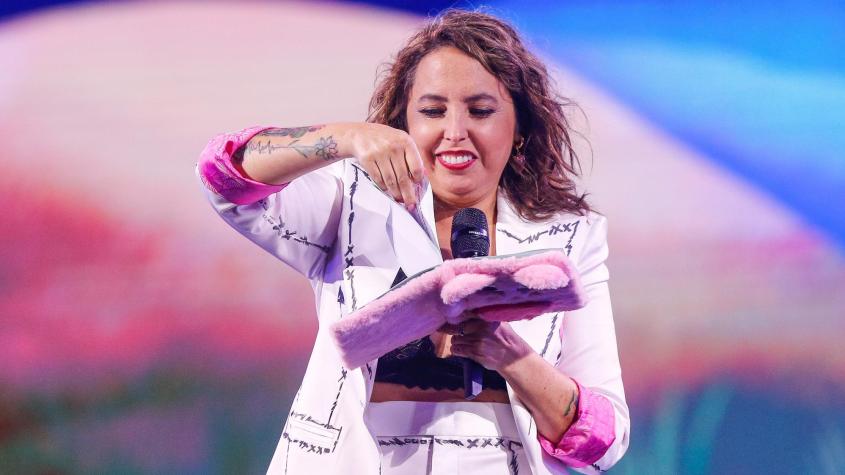 "Así es Chiley": Chiqui Aguayo revivió uno de sus mejores chistes de Viña 2025 en medio del corte de luz masivo