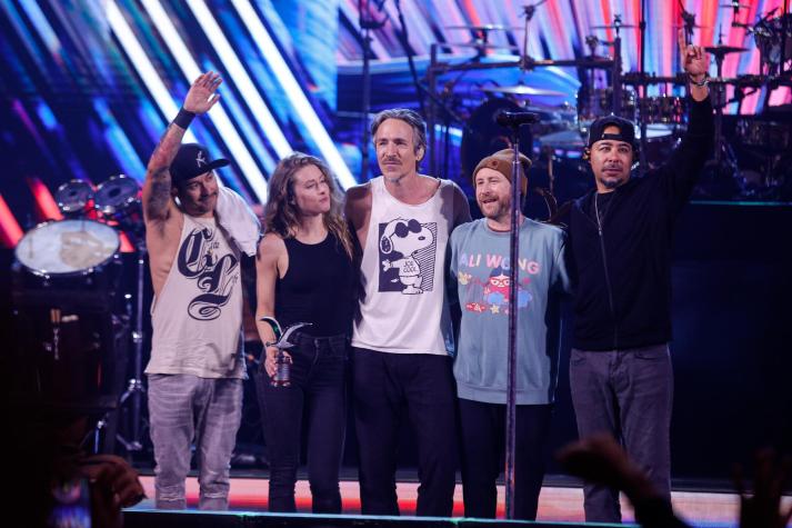 Nicole Row, bajista de Incubus, roba corazones en redes tras presentación de la banda en Viña