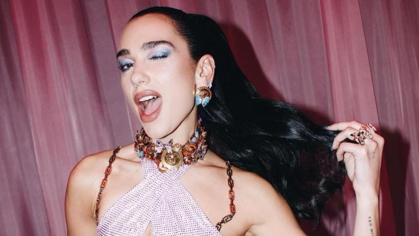 Con el desierto de Atacama de fondo: Liberan primeras imágenes del comercial que Dua Lipa grabó en Chile