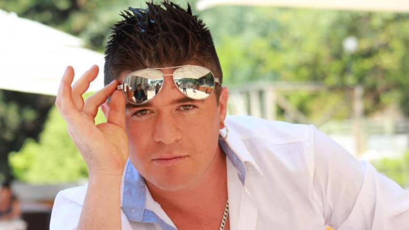 Impactante registro: Junior Playboy se salvó en extraño accidente que incendió su vehículo