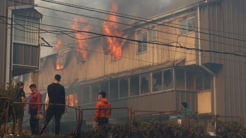 En medio de los incendios en Ñuble y Biobío: rostros de televisión comparten información para ayudar