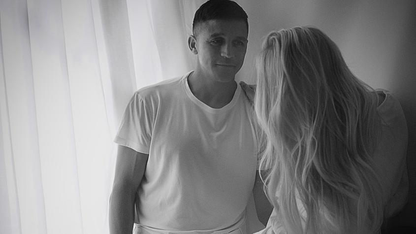 Pareja de Alexis Sánchez sorprende al mostrarse al natural junto a su hija Bella: "Una mañana real"
