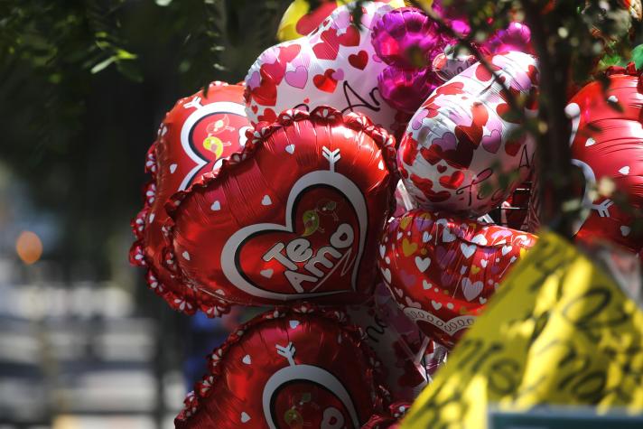 ¿No sabes qué escribir? Los 40 mensajes de WhatsApp para San Valentín que definen a cada tipo de pareja (y el tuyo está aquí)