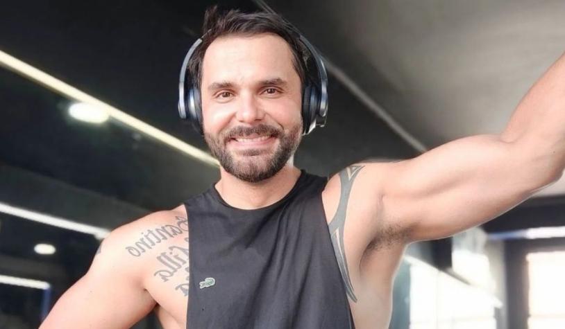 Álvaro Ballero muestra orgulloso al nuevo integrante de su familia tras comentado paso por Gala de Viña
