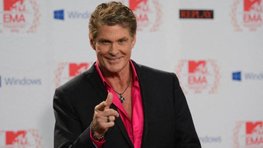 David Hasselhoff luce irreconocible: captan al actor de "Baywatch" con bastones y un debilitado aspecto a los 73 años