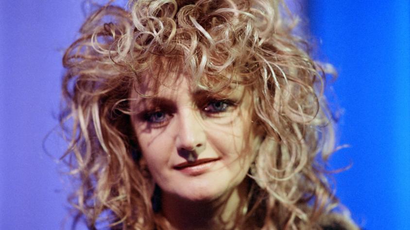 Preocupación por Bonnie Tyler: cantante de icónica canción fue operada de urgencia