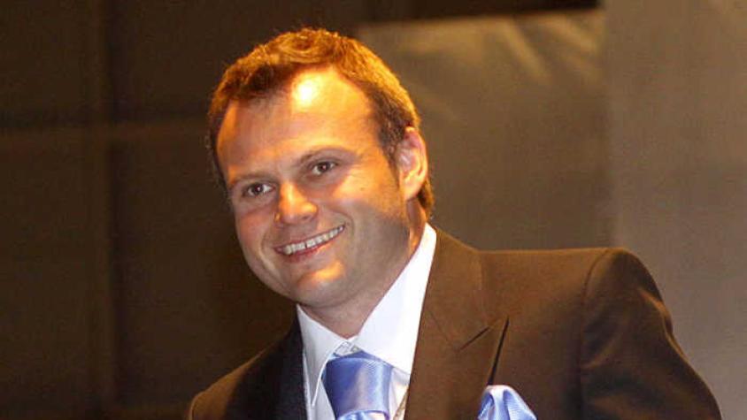 Viuda de Roberto Bruce celebró dos años de relación con el periodista Carlos Romero: compartió románticas fotos