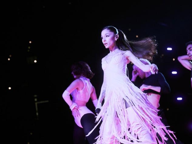 Ariana Grande inaugura nueva gira después de siete años
