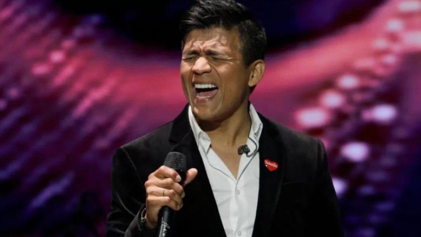 Américo reaparece en redes con imagen de un diablo y cantante chilena le respondió con todo