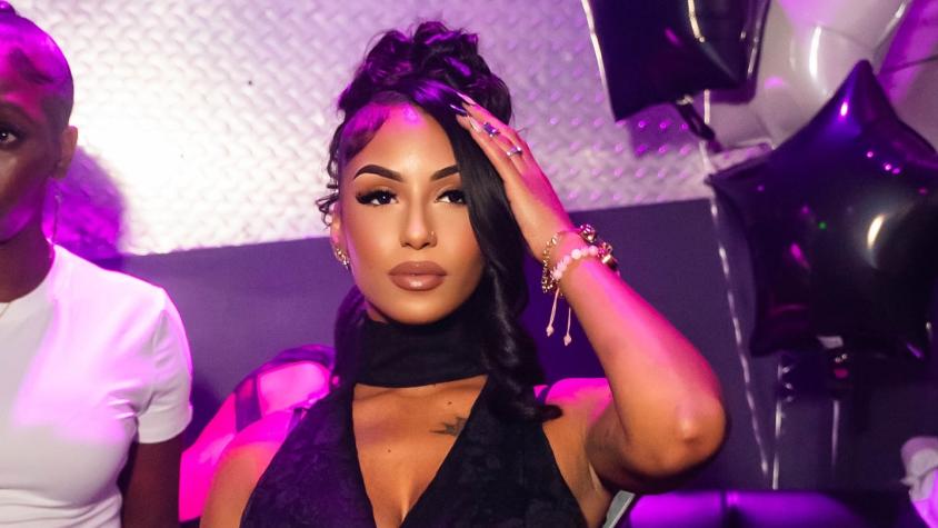 Muere la influencer Ayzia J a los 22 años tras accidente automovilístico en Estados Unidos