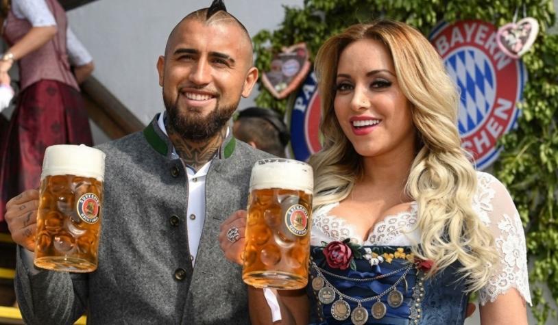 Hijo de Arturo Vidal y Marité Matus sorprendió a su novia con romántica y sofisticada propuesta: incluyó rosas rojas