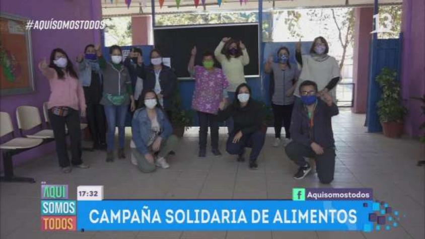 Profesores de La Pintana arman canastas de alimentos para sus estudiantes