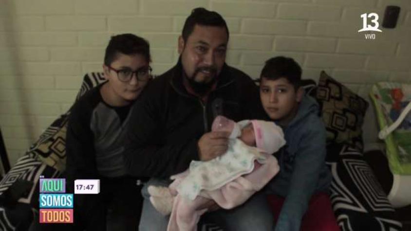 Su esposa está grave por Covid-19 y Francisco cuida de su hija recién nacida