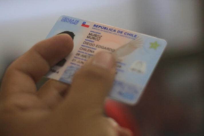Abogada entregó todos los detalles de ley que permite cambiar el orden de los apellidos