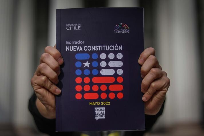 "Veo mucho desorden": Álvaro Santi se la jugó con un presagio para el Plebiscito de Salida