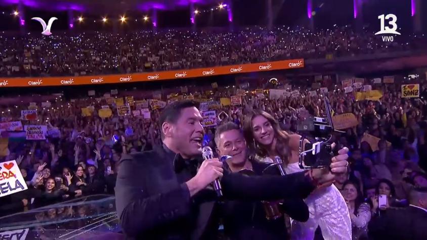 Para todo Chile: así fue la selfie de Alejandro Sanz con Pancho Saavedra y María Luisa Godoy