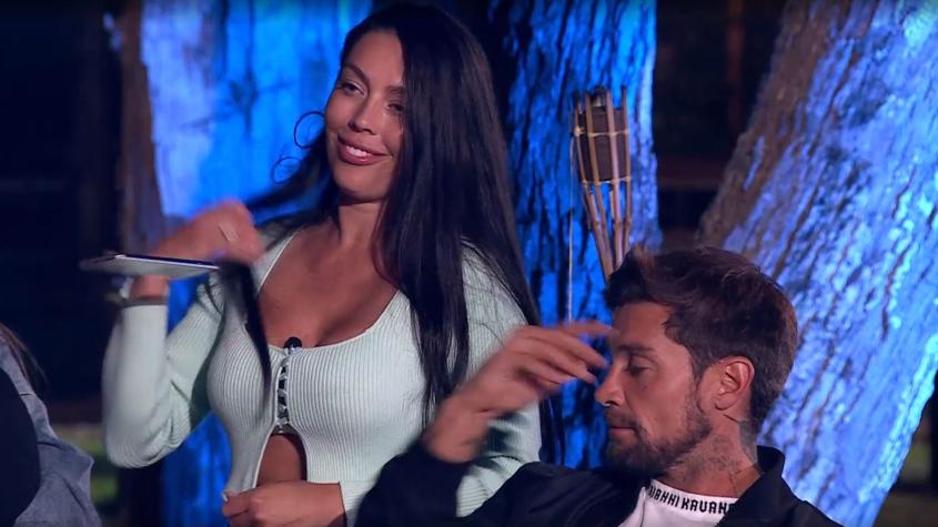 "¡Se hace la boluda!": Luis Mateucci totalmente enfurecido "rompió" un celular por broma de Aránguiz
