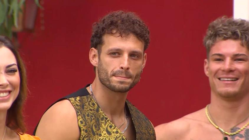 "Bienvenido a Ganar o Sobrevivir": Christian Mujica entró y apuntó directo a Oriana Marzoli