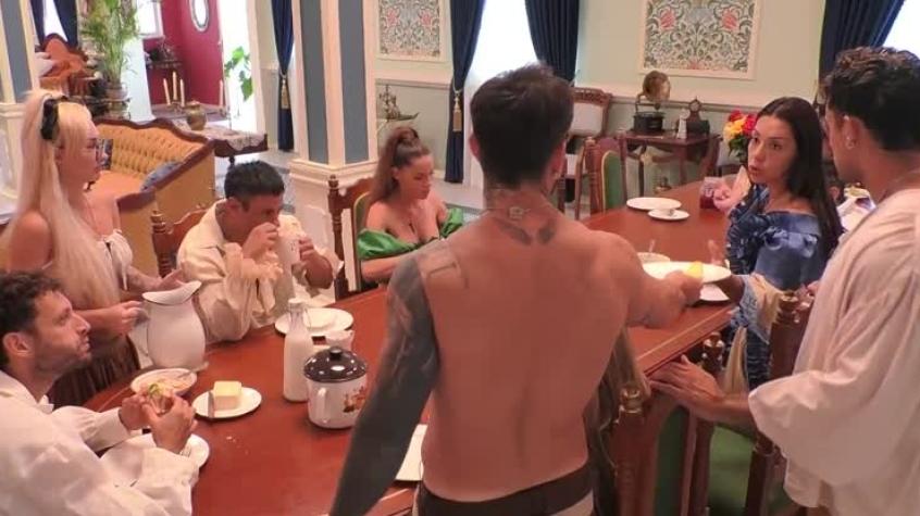 Sirvientes rechazaron omelette de Mariela y aseguraron: "Está envenenado"
