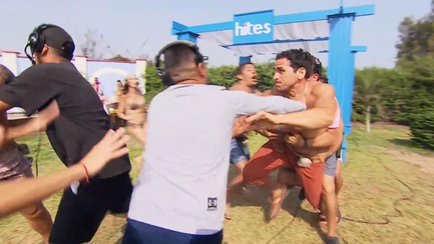 ¿Cuántas personas fueron necesarias para separar la pelea de Pangal y Mateucci? 
