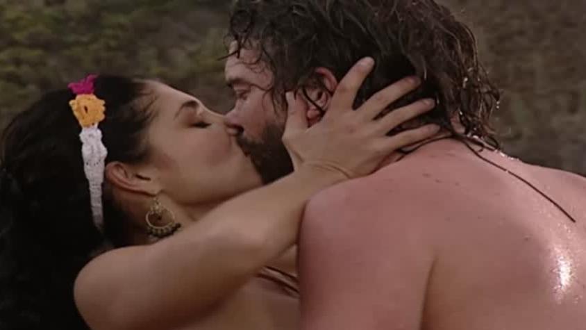 Hippie | Capítulo 29 | Ximena no tiene fe en su futuro