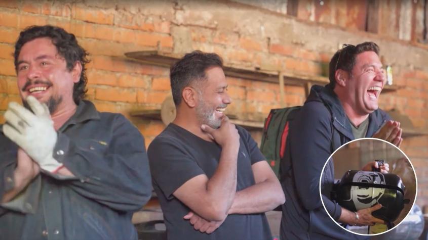 No pudieron contener las risas: los "socios" reciben una mini parrilla con la cara de Pancho Saavedra