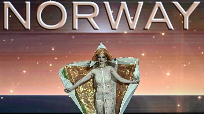 El criticado traje típico de Miss Noruega en preliminar del Miss Universo 2025