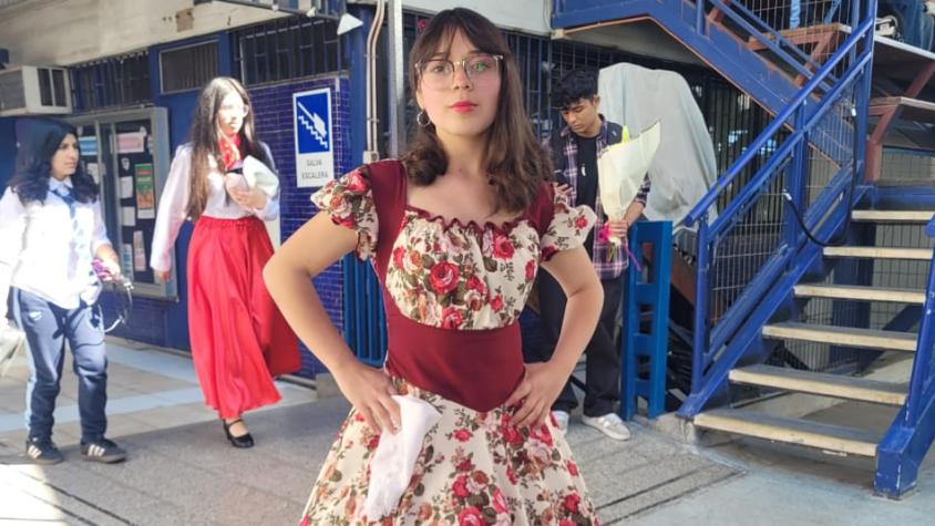 Desaparece alumna de 14 años del Liceo Carmela Carvajal de Providencia y se activa intensa búsqueda: familia halló su celular
