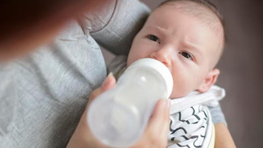 Minsal emite alerta alimentaria por presencia de toxina en leche Alula: revisa los lotes afectados
